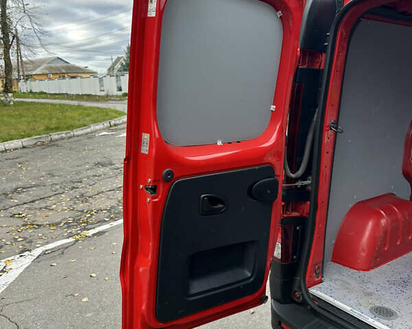 Красный Опель Виваро, объемом двигателя 1.6 л и пробегом 206 тыс. км за 12500 $, фото 67 на Automoto.ua