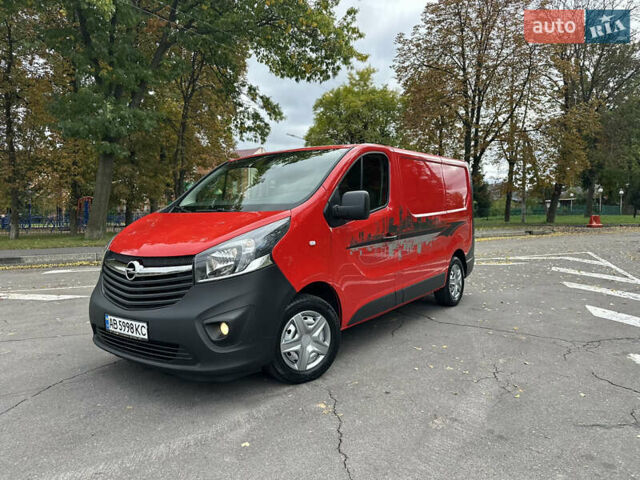 Красный Опель Виваро, объемом двигателя 1.6 л и пробегом 206 тыс. км за 12500 $, фото 4 на Automoto.ua