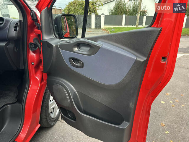Красный Опель Виваро, объемом двигателя 1.6 л и пробегом 206 тыс. км за 12500 $, фото 41 на Automoto.ua