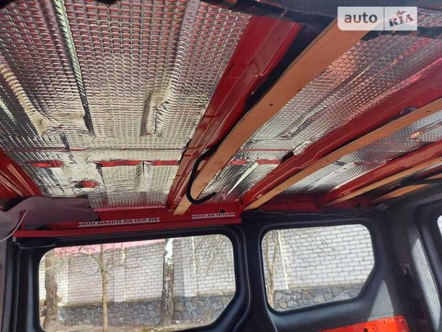 Красный Опель Виваро, объемом двигателя 1.6 л и пробегом 171 тыс. км за 17500 $, фото 18 на Automoto.ua