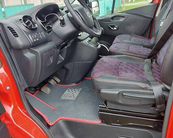 Красный Опель Виваро, объемом двигателя 1.6 л и пробегом 171 тыс. км за 17500 $, фото 11 на Automoto.ua