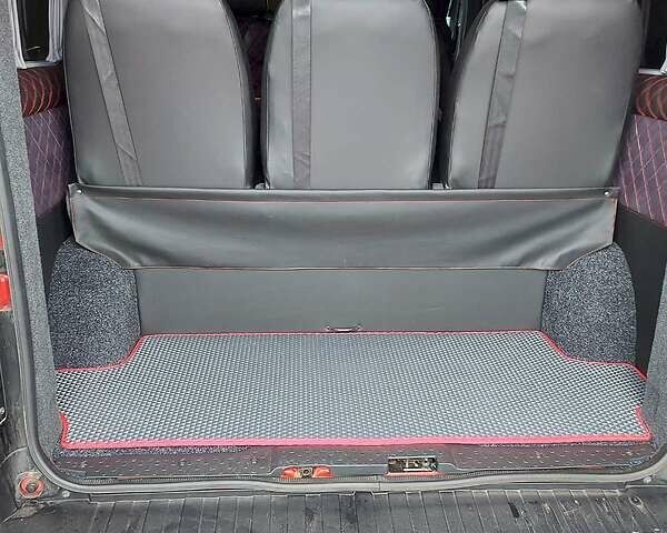 Красный Опель Виваро, объемом двигателя 1.6 л и пробегом 171 тыс. км за 17500 $, фото 14 на Automoto.ua