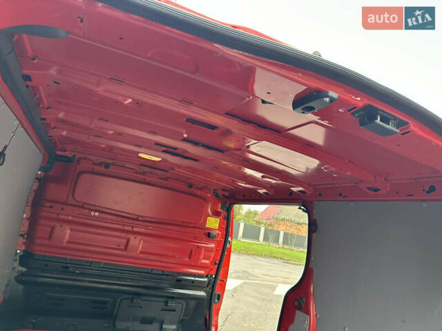 Красный Опель Виваро, объемом двигателя 1.6 л и пробегом 206 тыс. км за 12500 $, фото 68 на Automoto.ua
