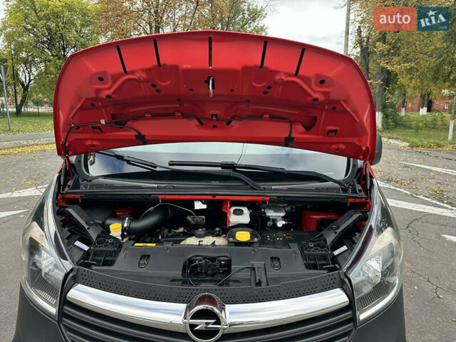 Красный Опель Виваро, объемом двигателя 1.6 л и пробегом 206 тыс. км за 12500 $, фото 62 на Automoto.ua