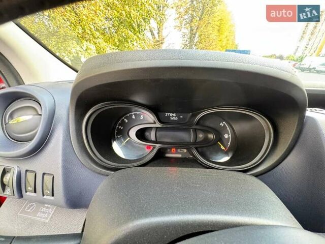 Червоний Опель Віваро, об'ємом двигуна 1.6 л та пробігом 370 тис. км за 10500 $, фото 10 на Automoto.ua