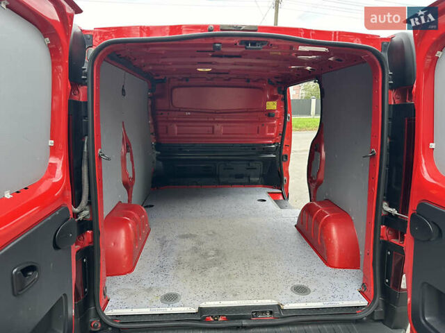 Красный Опель Виваро, объемом двигателя 1.6 л и пробегом 206 тыс. км за 12500 $, фото 65 на Automoto.ua