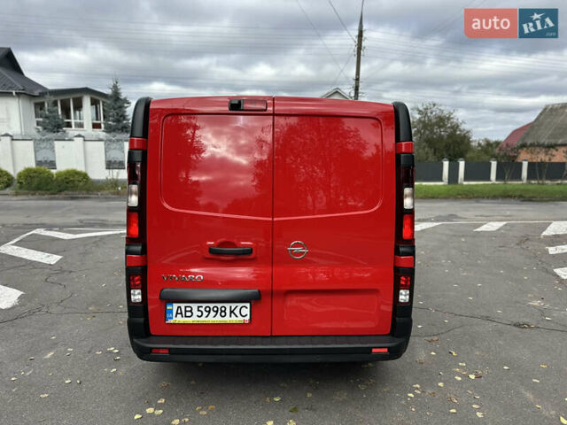 Красный Опель Виваро, объемом двигателя 1.6 л и пробегом 206 тыс. км за 12500 $, фото 10 на Automoto.ua