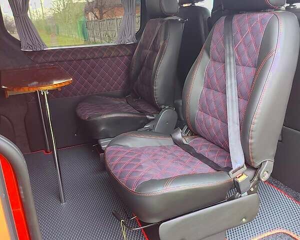 Красный Опель Виваро, объемом двигателя 1.6 л и пробегом 171 тыс. км за 17500 $, фото 4 на Automoto.ua