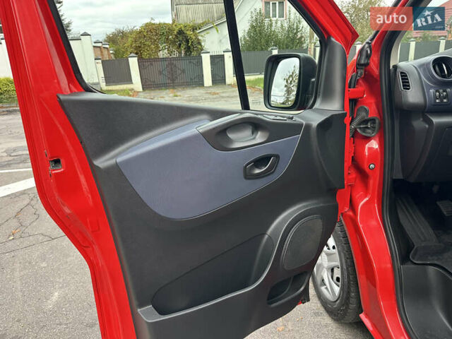 Красный Опель Виваро, объемом двигателя 1.6 л и пробегом 206 тыс. км за 12500 $, фото 52 на Automoto.ua