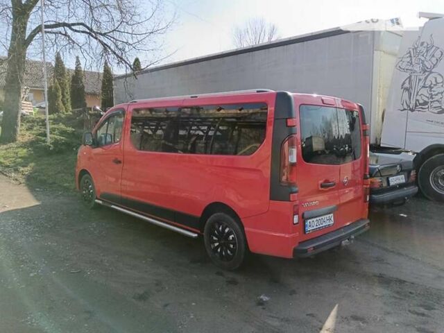 Красный Опель Виваро, объемом двигателя 1.6 л и пробегом 280 тыс. км за 14500 $, фото 1 на Automoto.ua