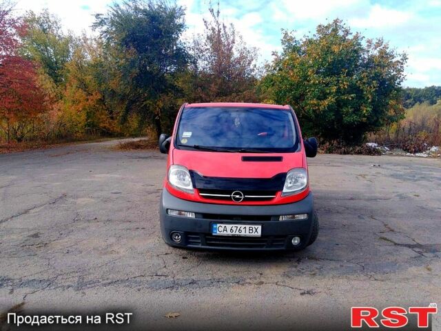 Красный Опель Виваро, объемом двигателя 1.9 л и пробегом 420 тыс. км за 6800 $, фото 3 на Automoto.ua