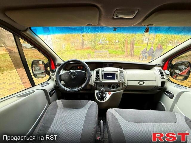 Червоний Опель Віваро, об'ємом двигуна 2 л та пробігом 320 тис. км за 8500 $, фото 11 на Automoto.ua