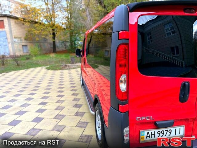 Червоний Опель Віваро, об'ємом двигуна 2 л та пробігом 320 тис. км за 8500 $, фото 7 на Automoto.ua