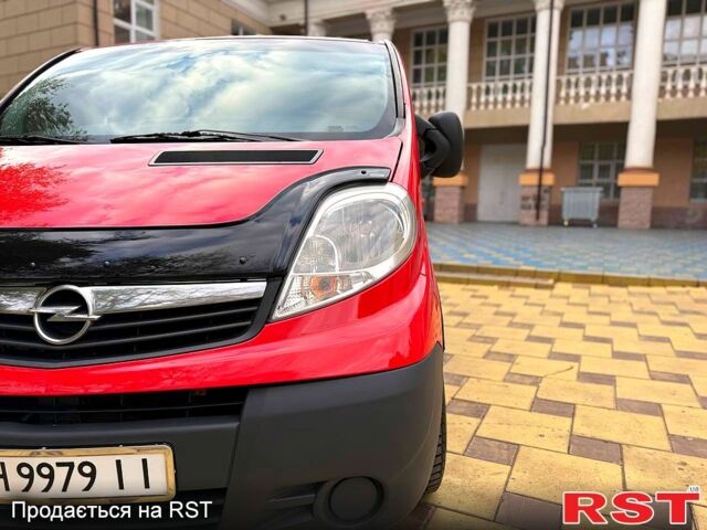 Червоний Опель Віваро, об'ємом двигуна 2 л та пробігом 320 тис. км за 8500 $, фото 5 на Automoto.ua