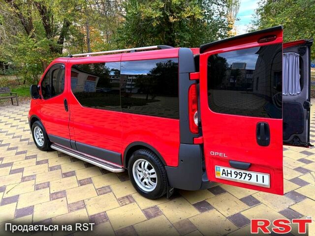 Червоний Опель Віваро, об'ємом двигуна 2 л та пробігом 320 тис. км за 8500 $, фото 6 на Automoto.ua