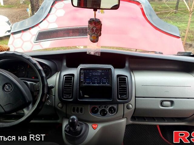 Красный Опель Виваро, объемом двигателя 2 л и пробегом 346 тыс. км за 12500 $, фото 7 на Automoto.ua