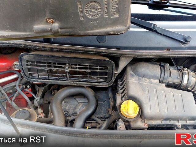 Красный Опель Виваро, объемом двигателя 2 л и пробегом 346 тыс. км за 12500 $, фото 8 на Automoto.ua