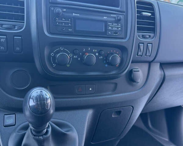 Опель Виваро, объемом двигателя 1.6 л и пробегом 250 тыс. км за 12600 $, фото 27 на Automoto.ua