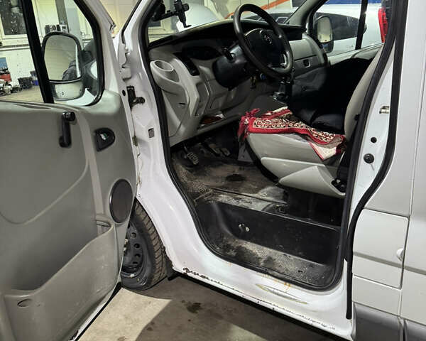 Опель Виваро, объемом двигателя 1.9 л и пробегом 366 тыс. км за 5500 $, фото 2 на Automoto.ua