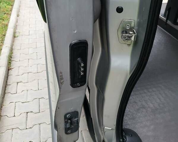 Опель Виваро, объемом двигателя 1.9 л и пробегом 267 тыс. км за 8600 $, фото 91 на Automoto.ua