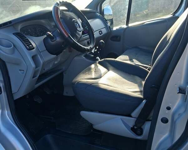 Опель Виваро, объемом двигателя 1.9 л и пробегом 290 тыс. км за 6800 $, фото 10 на Automoto.ua