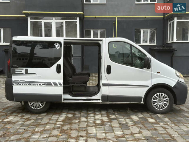 Опель Виваро, объемом двигателя 2.5 л и пробегом 270 тыс. км за 6500 $, фото 2 на Automoto.ua