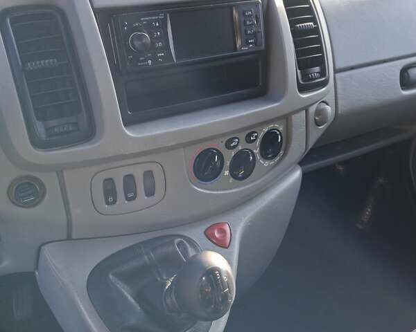 Опель Виваро, объемом двигателя 1.9 л и пробегом 290 тыс. км за 6800 $, фото 11 на Automoto.ua