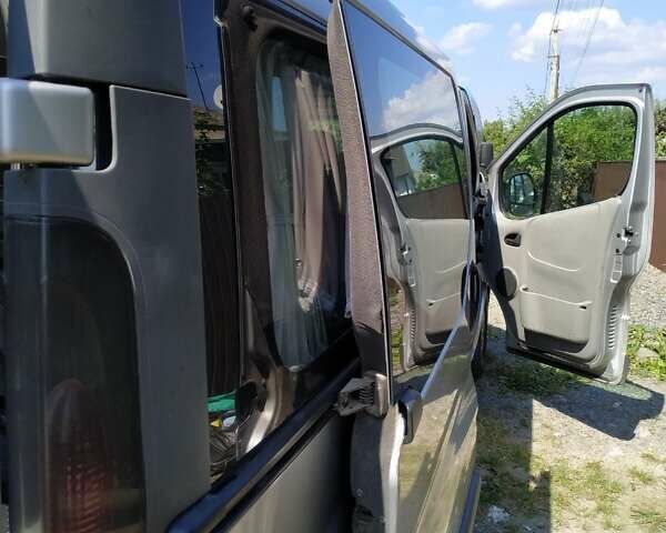 Опель Виваро, объемом двигателя 1.9 л и пробегом 268 тыс. км за 9000 $, фото 7 на Automoto.ua