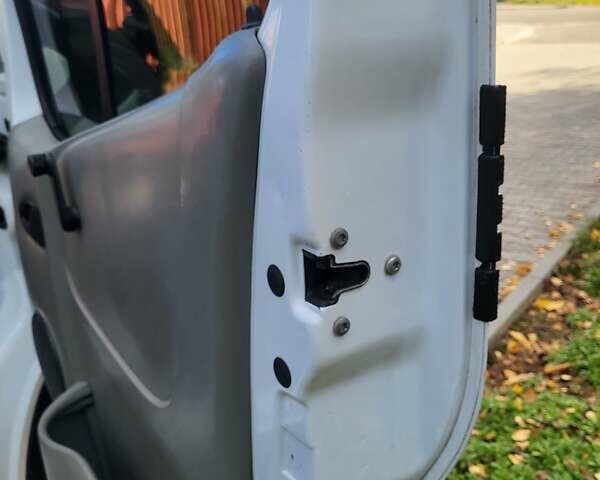 Опель Виваро, объемом двигателя 1.9 л и пробегом 273 тыс. км за 8850 $, фото 84 на Automoto.ua