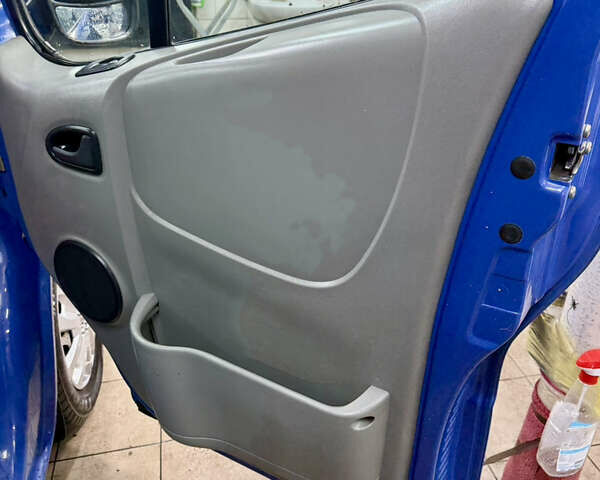 Опель Виваро, объемом двигателя 1.9 л и пробегом 314 тыс. км за 4750 $, фото 3 на Automoto.ua