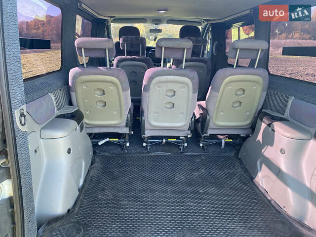 Опель Виваро, объемом двигателя 2.5 л и пробегом 236 тыс. км за 8500 $, фото 3 на Automoto.ua