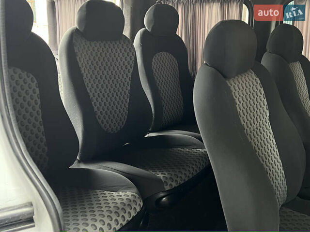 Опель Віваро, об'ємом двигуна 2 л та пробігом 260 тис. км за 7950 $, фото 23 на Automoto.ua
