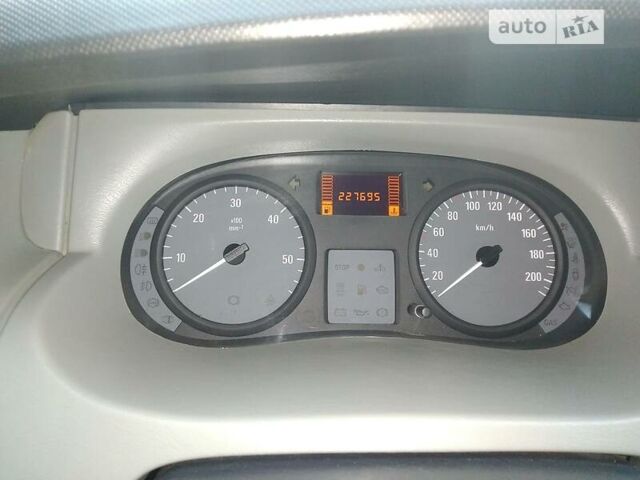 Опель Виваро, объемом двигателя 2 л и пробегом 234 тыс. км за 8000 $, фото 8 на Automoto.ua