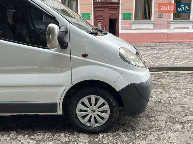 Опель Віваро, об'ємом двигуна 2 л та пробігом 260 тис. км за 7950 $, фото 10 на Automoto.ua