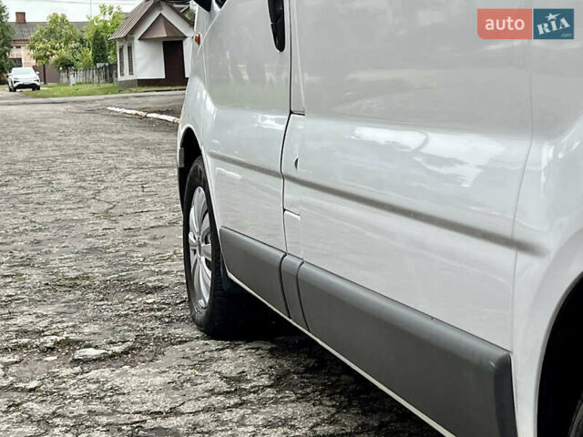 Опель Віваро, об'ємом двигуна 2 л та пробігом 260 тис. км за 7950 $, фото 16 на Automoto.ua