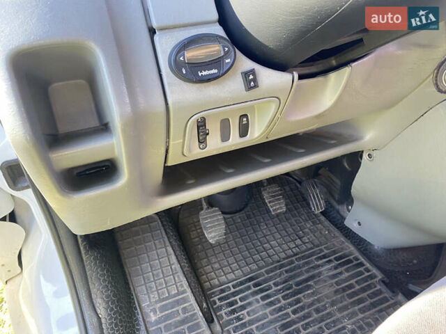 Опель Виваро, объемом двигателя 2.5 л и пробегом 236 тыс. км за 8500 $, фото 2 на Automoto.ua