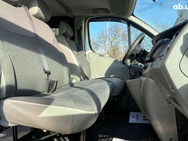 Опель Виваро, объемом двигателя 2.5 л и пробегом 263 тыс. км за 12800 $, фото 17 на Automoto.ua