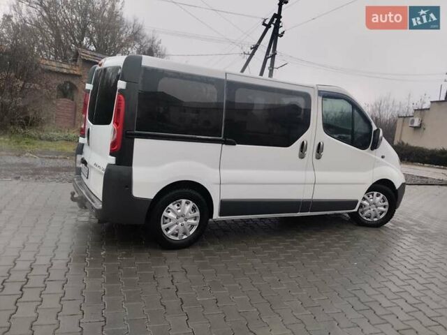 Опель Виваро, объемом двигателя 2 л и пробегом 300 тыс. км за 11899 $, фото 4 на Automoto.ua
