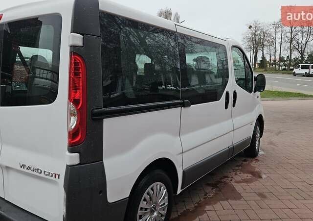 Опель Віваро, об'ємом двигуна 2 л та пробігом 207 тис. км за 14700 $, фото 3 на Automoto.ua