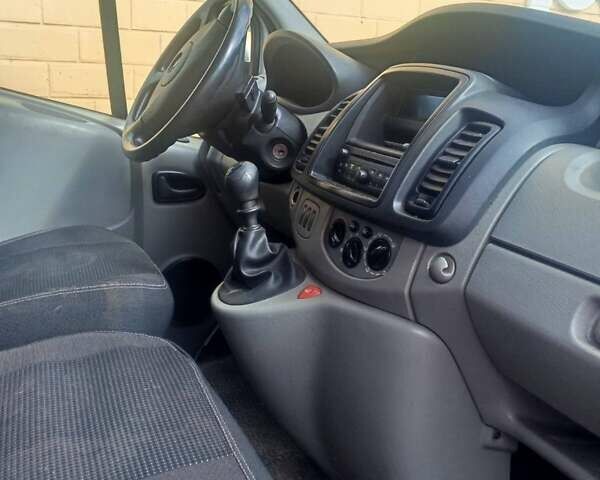 Опель Виваро, объемом двигателя 2 л и пробегом 380 тыс. км за 10500 $, фото 4 на Automoto.ua