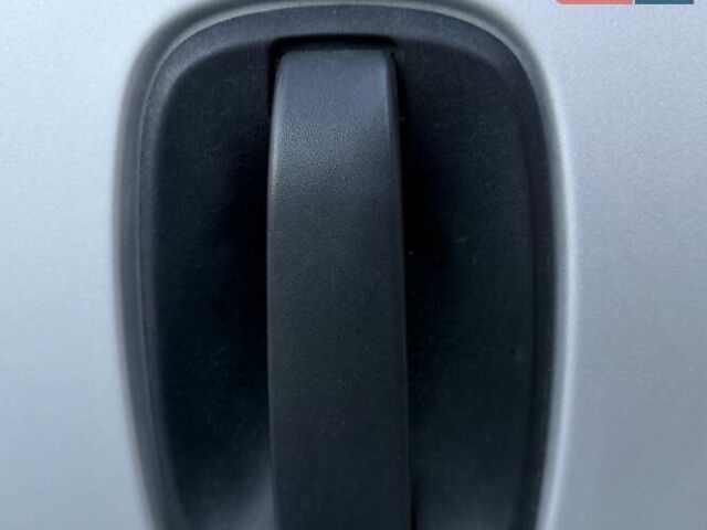 Опель Виваро, объемом двигателя 2 л и пробегом 287 тыс. км за 13950 $, фото 29 на Automoto.ua