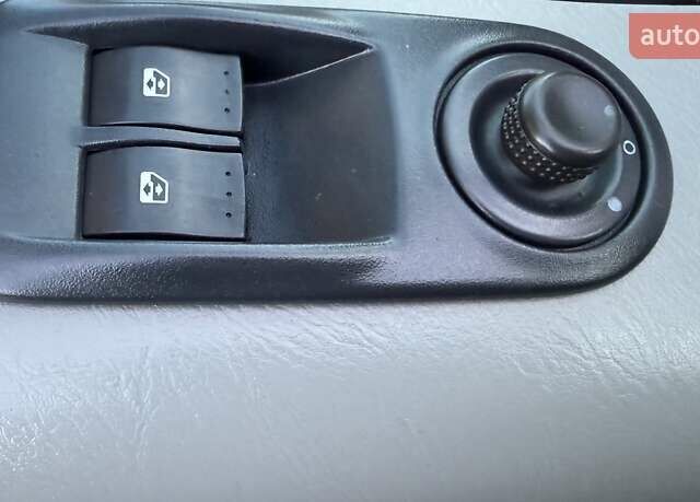 Опель Виваро, объемом двигателя 2 л и пробегом 287 тыс. км за 13950 $, фото 66 на Automoto.ua