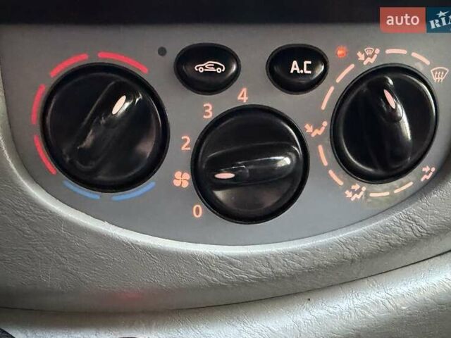 Опель Виваро, объемом двигателя 2 л и пробегом 287 тыс. км за 13950 $, фото 94 на Automoto.ua