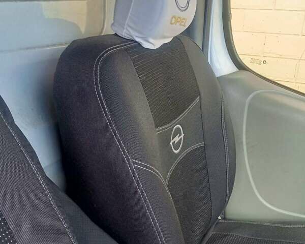 Опель Виваро, объемом двигателя 2 л и пробегом 380 тыс. км за 10500 $, фото 1 на Automoto.ua