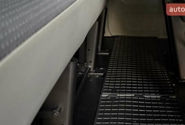 Опель Виваро, объемом двигателя 2 л и пробегом 287 тыс. км за 13950 $, фото 120 на Automoto.ua