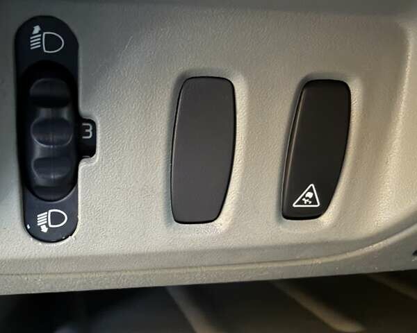 Опель Виваро, объемом двигателя 2 л и пробегом 287 тыс. км за 13950 $, фото 74 на Automoto.ua