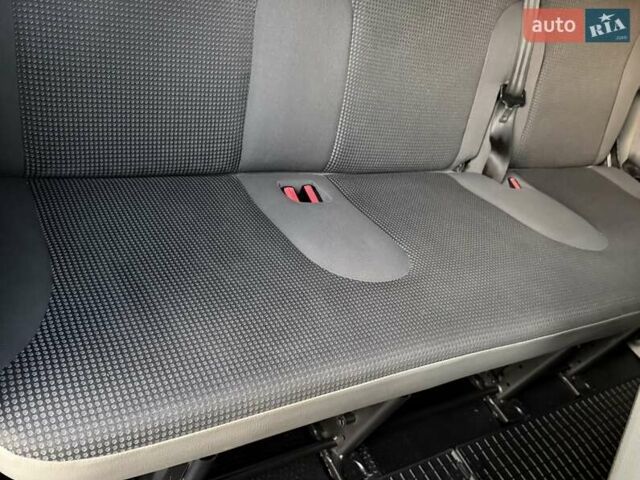 Опель Виваро, объемом двигателя 2 л и пробегом 287 тыс. км за 13950 $, фото 121 на Automoto.ua