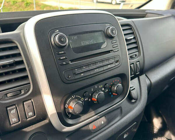 Опель Виваро, объемом двигателя 1.6 л и пробегом 310 тыс. км за 14000 $, фото 17 на Automoto.ua