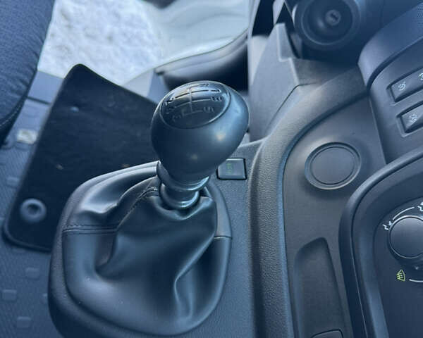 Опель Виваро, объемом двигателя 1.6 л и пробегом 250 тыс. км за 11600 $, фото 37 на Automoto.ua