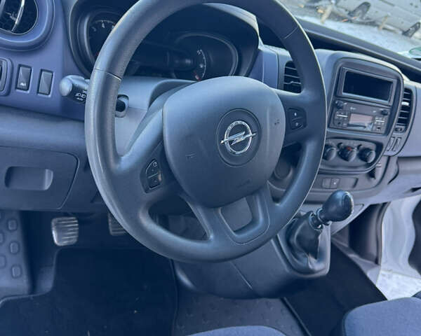 Опель Виваро, объемом двигателя 1.6 л и пробегом 250 тыс. км за 11600 $, фото 29 на Automoto.ua